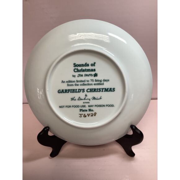 Danbury Mint Sounds of Christmas Jim Davis Garfields Christmas Decorative Plate - Picture 6 of 9